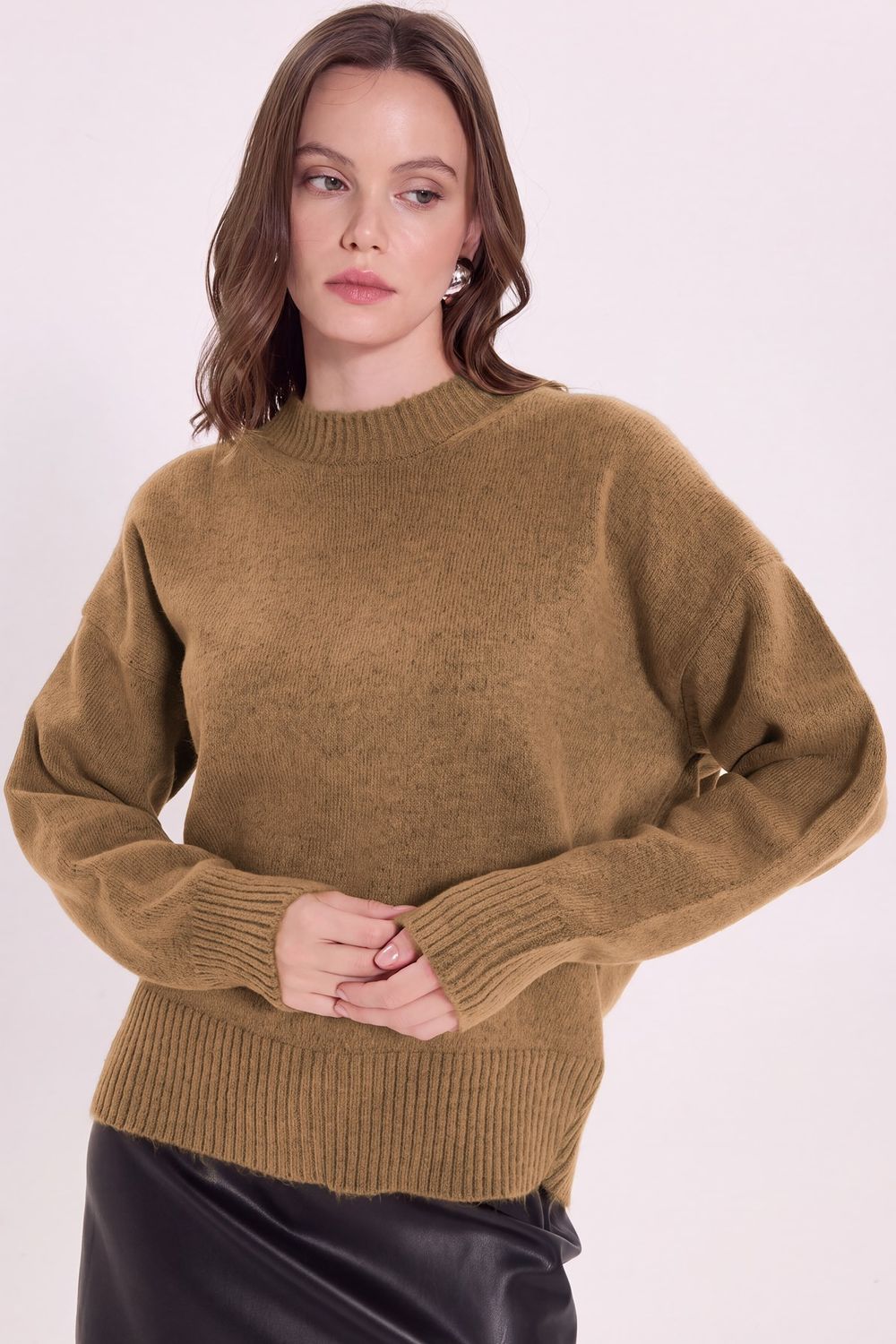 Kadın Oversize Geniş Kesim Bisiklet Yaka Bej Triko Kazak