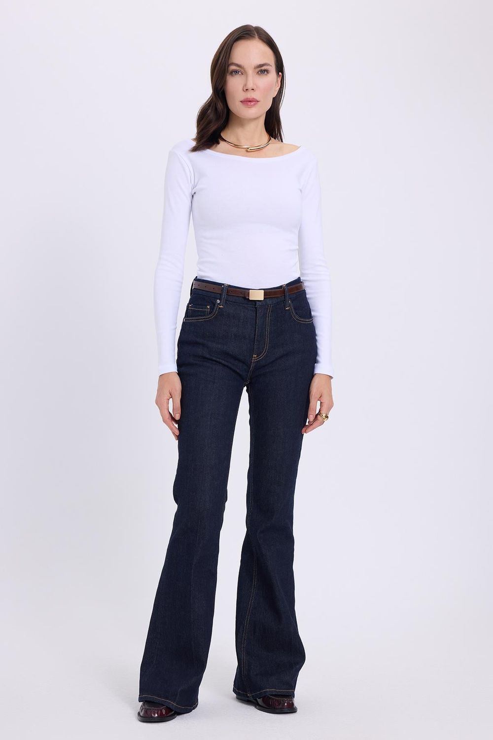 Kadın Slim Fit Dar Kesim Pamuklu Modal Kumaş Uzun Kollu Kayık Yaka Beyaz Bluz