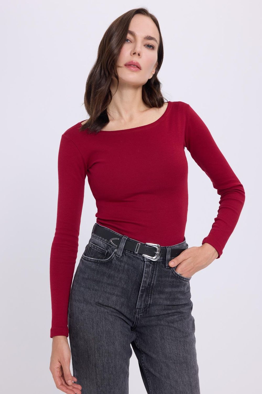 Kadın Slim Fit Dar Kesim Pamuklu Modal Kumaş Uzun Kollu Kayık Yaka Koyu Bordo Bluz