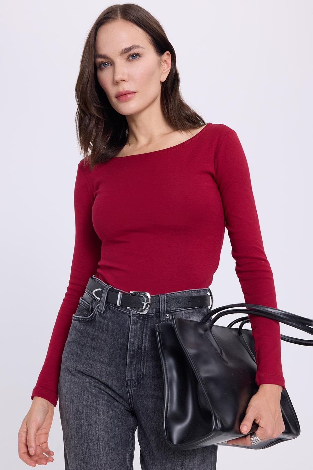 Kadın Slim Fit Dar Kesim Pamuklu Modal Kumaş Uzun Kollu Kayık Yaka Koyu Bordo Bluz