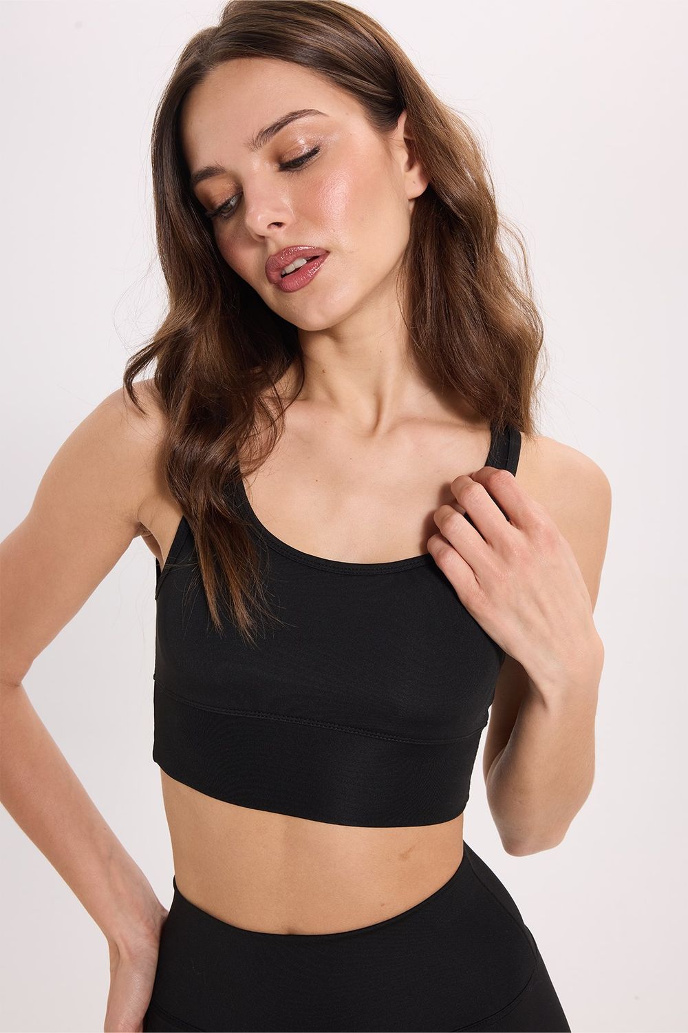 Kadın Slim Fit Dar Kesim İnce Askılı Kare Yaka Siyah Crop
