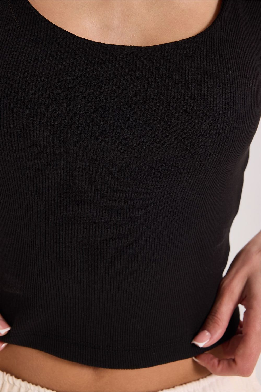 Kadın Slim Fit Dar Kesim Pamuklu Halter Yaka Kaşkorse Siyah Crop