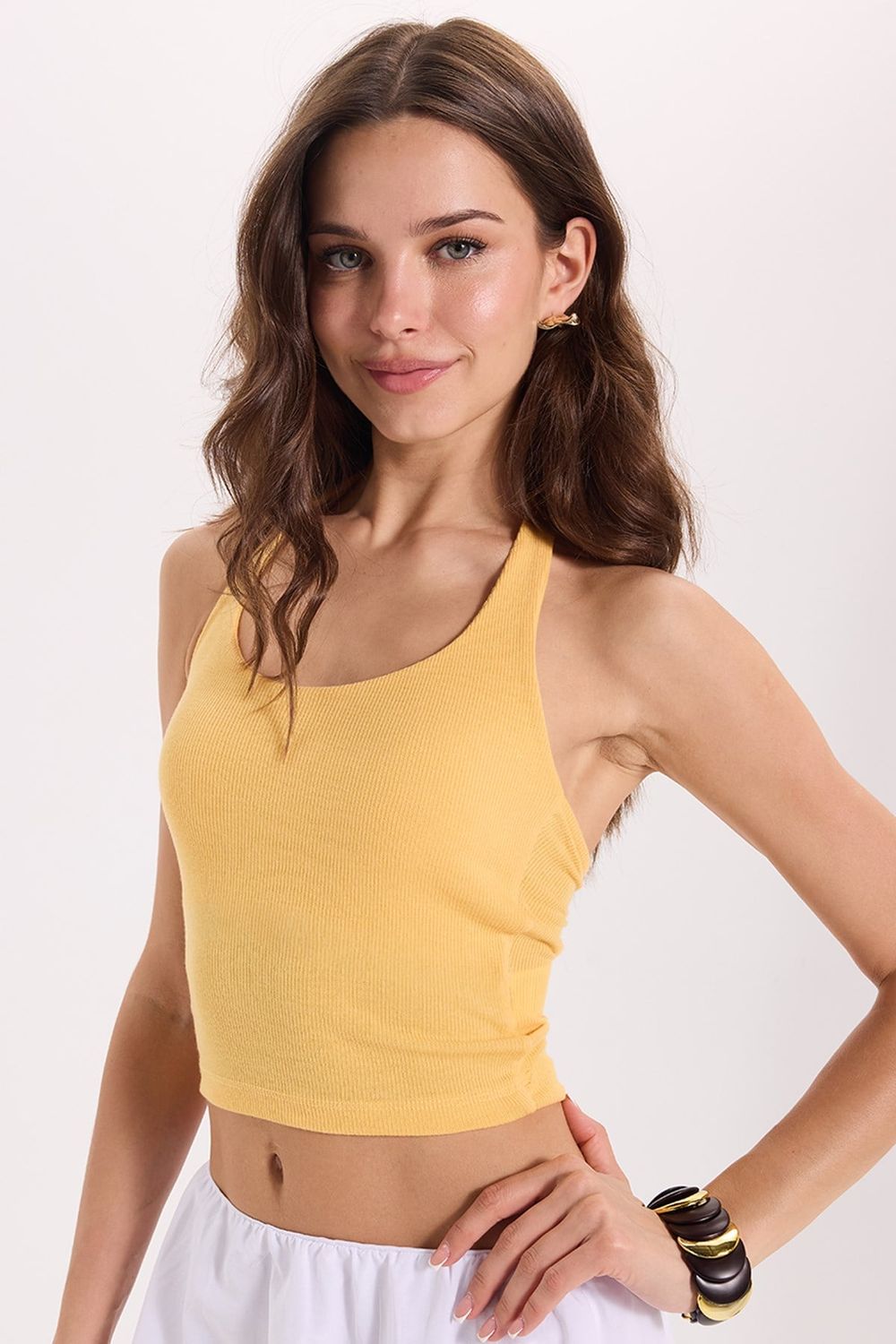 Kadın Slim Fit Dar Kesim Pamuklu Halter Yaka Kaşkorse Sarı Crop
