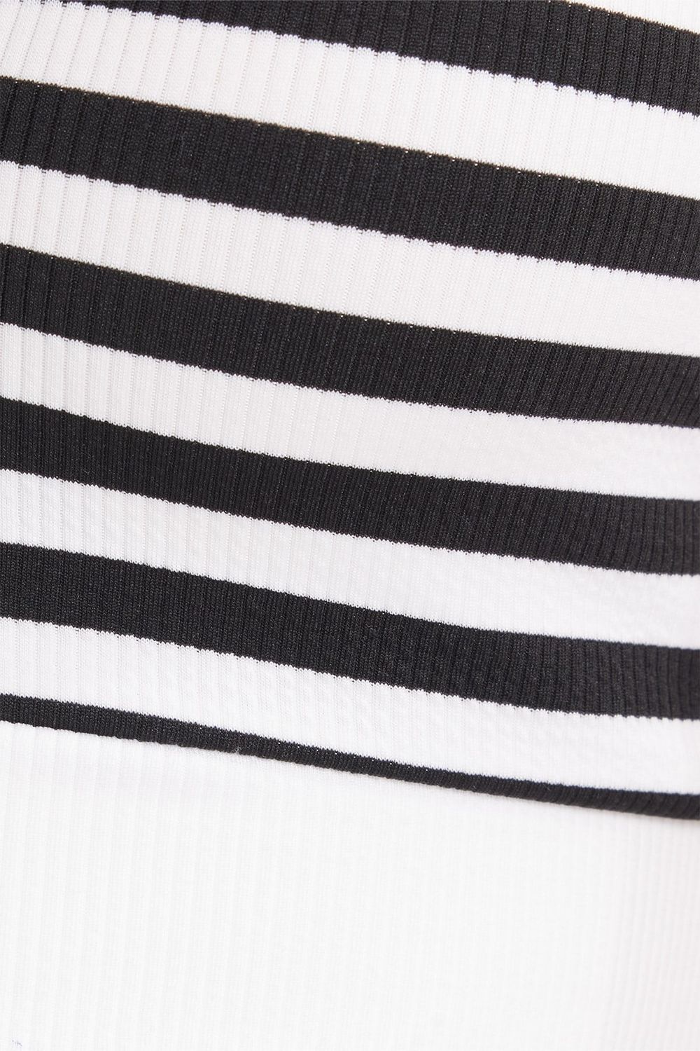 Kadın Slim Fit Dar Kesim Sırtı Çapraz Bağlamalı Askılı V Yaka Çizgili Ekru Crop 