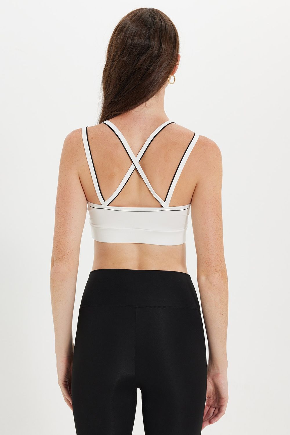 Kadın Slim Fit Dar Kesim Çapraz Bağlamalı Askılı V Yaka Beyaz Crop 
