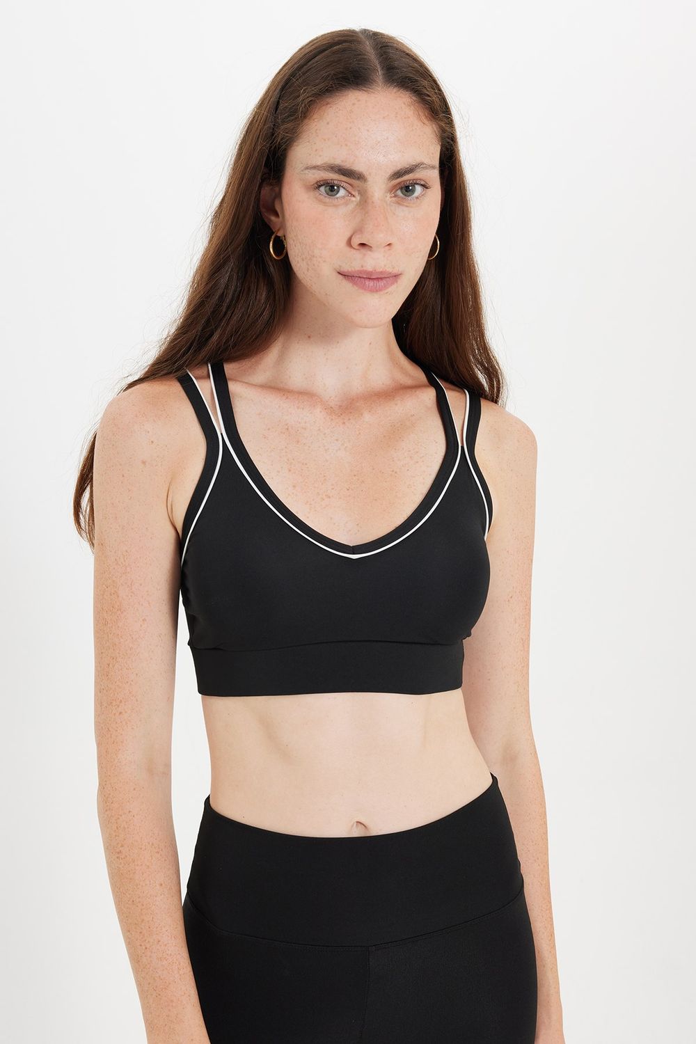 Kadın Slim Fit Dar Kesim Çapraz Bağlamalı Askılı V Yaka Siyah Crop 