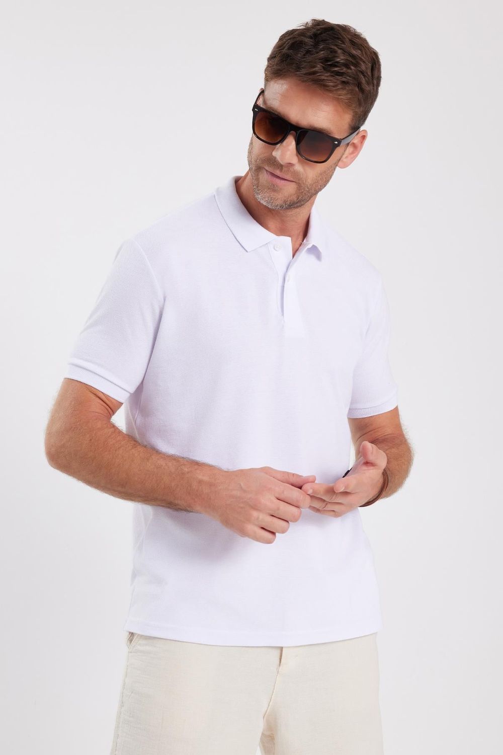 Erkek Regular Fit Klasik Kesim Pamuklu Yumuşak Dokulu Serin Tutan Kumaş Düz Beyaz Polo Yaka Tişört