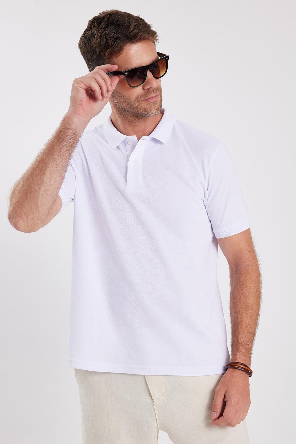 Erkek Regular Fit Klasik Kesim Pamuklu Yumuşak Dokulu Serin Tutan Kumaş Düz Beyaz Polo Yaka Tişört