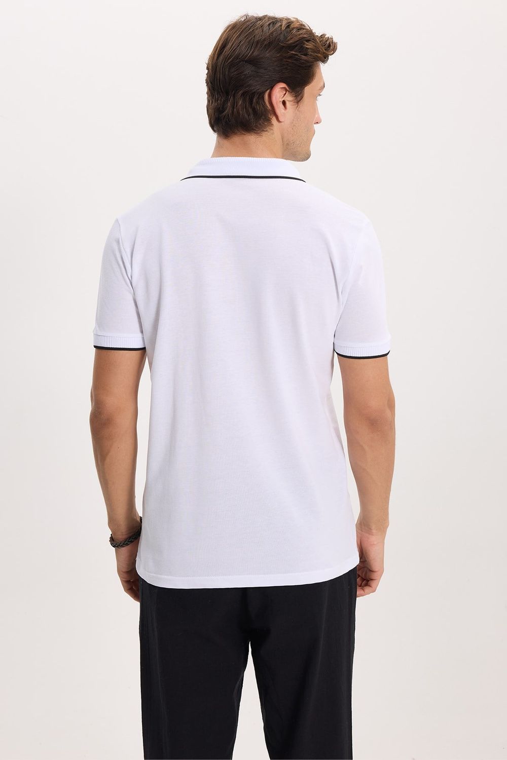 Erkek Regular Fit Rahat Kesim %100 Pamuk Kısa Kollu Çizgi Detaylı Beyaz Polo Yaka Tişört