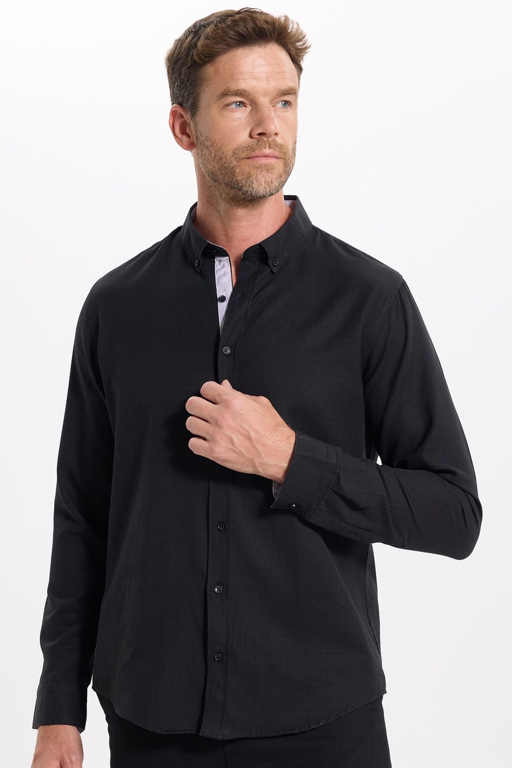 Slim Fit Uzun Kollu Düğmeli Yaka Pamuklu Kolay Ütülenebilir Düz Erkek Gömlek