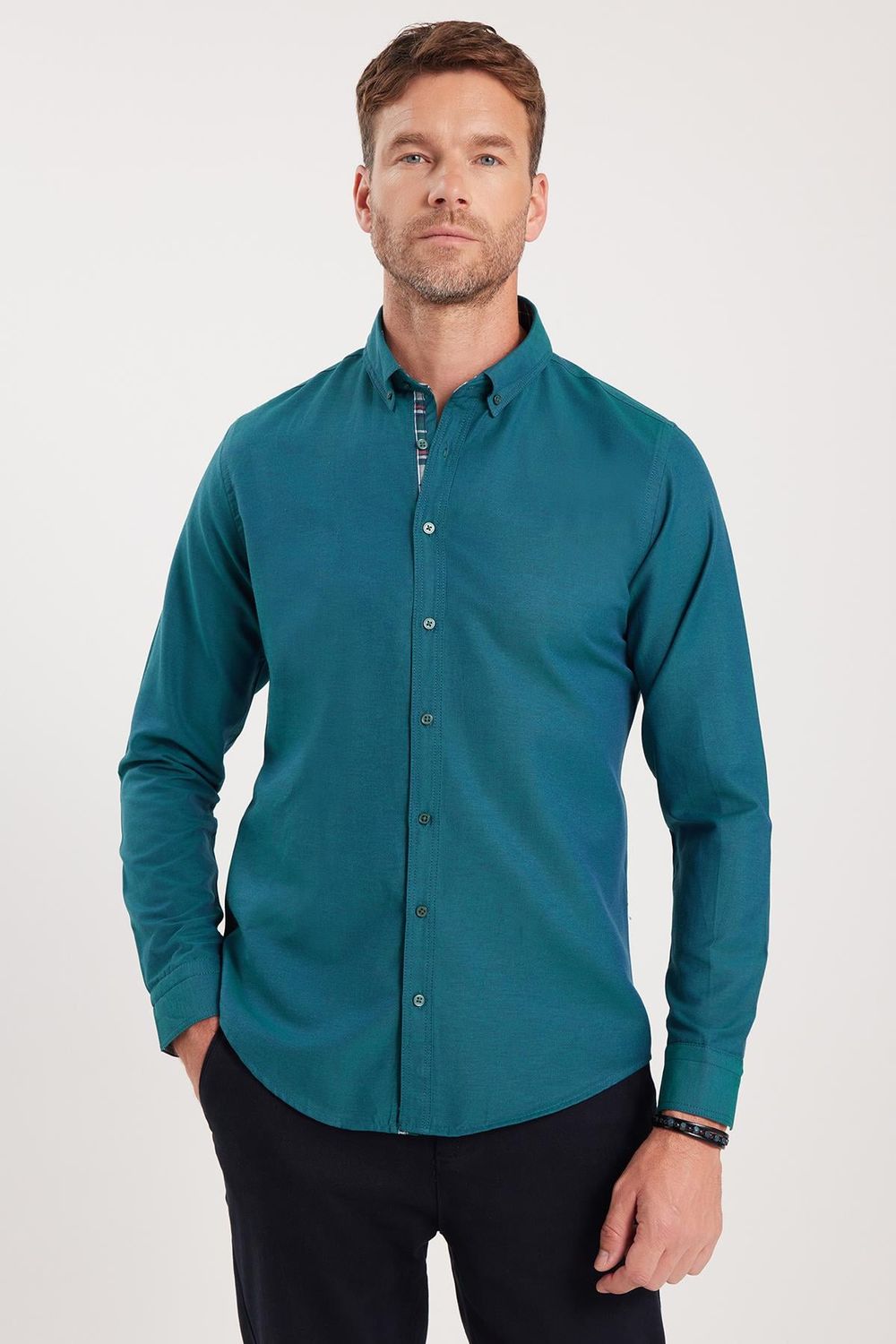Erkek Slim Fit Dar Kesim Uzun Kollu Pamuklu Oxford Doku Kolay Ütülenebilir Yeşil Düğmeli Yaka Gömlek