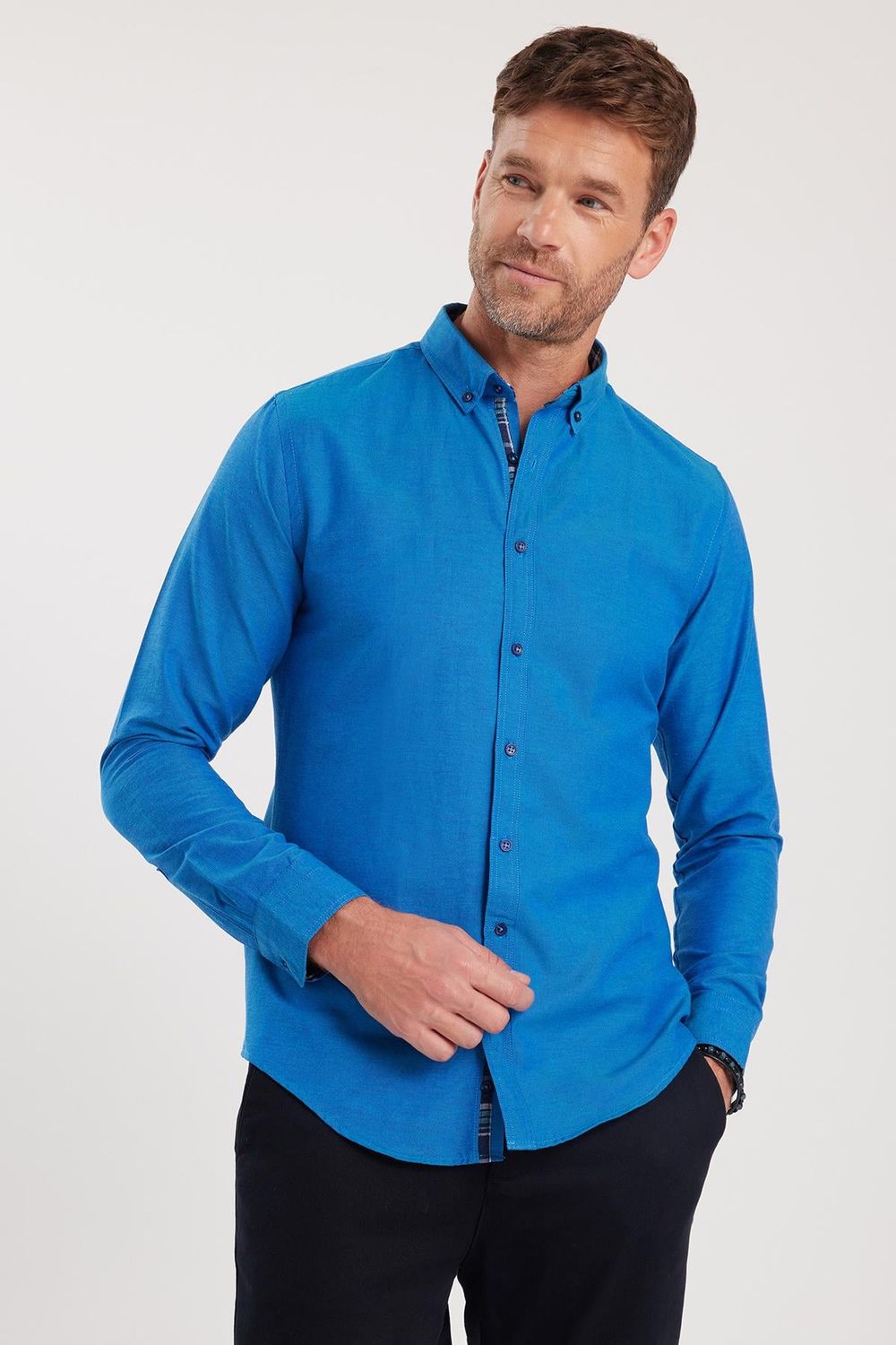 Erkek Slim Fit Dar Kesim Uzun Kollu Pamuklu Oxford Doku Lacivert Düğmeli Yaka Gömlek