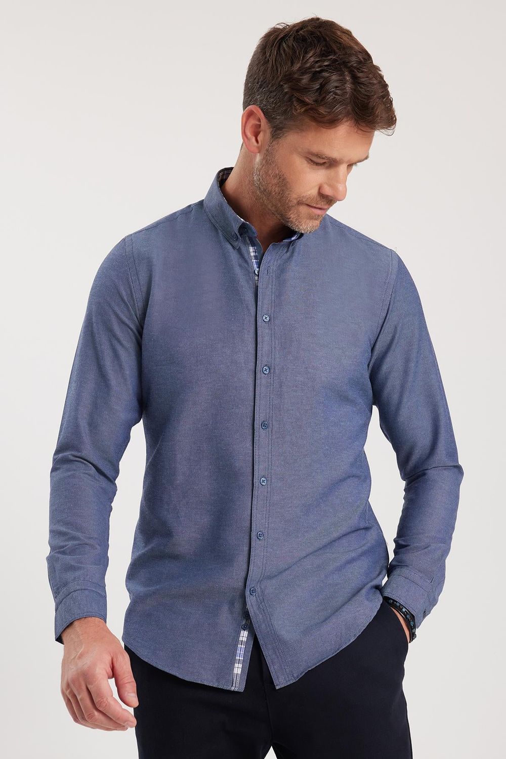 Erkek Slim Fit Dar Kesim Uzun Kollu Pamuklu Oxford Doku Lacivert Düğmeli Yaka Gömlek