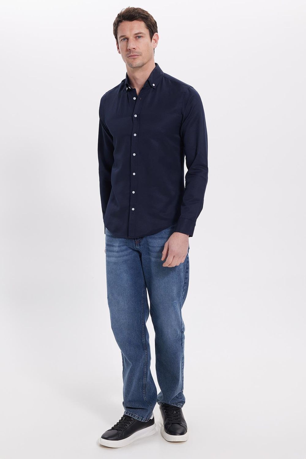 Slim Fit Uzun Kollu Düğmeli Yaka Pamuklu Kolay Ütü Düz Erkek Gömlek