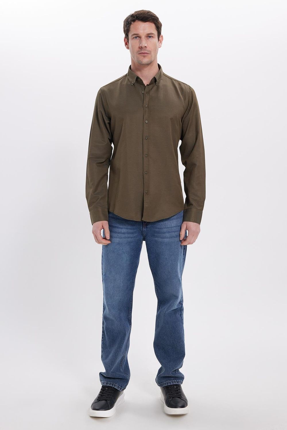 Slim Fit Uzun Kollu Düğmeli Yaka Pamuklu Kolay Ütü Düz Erkek Gömlek
