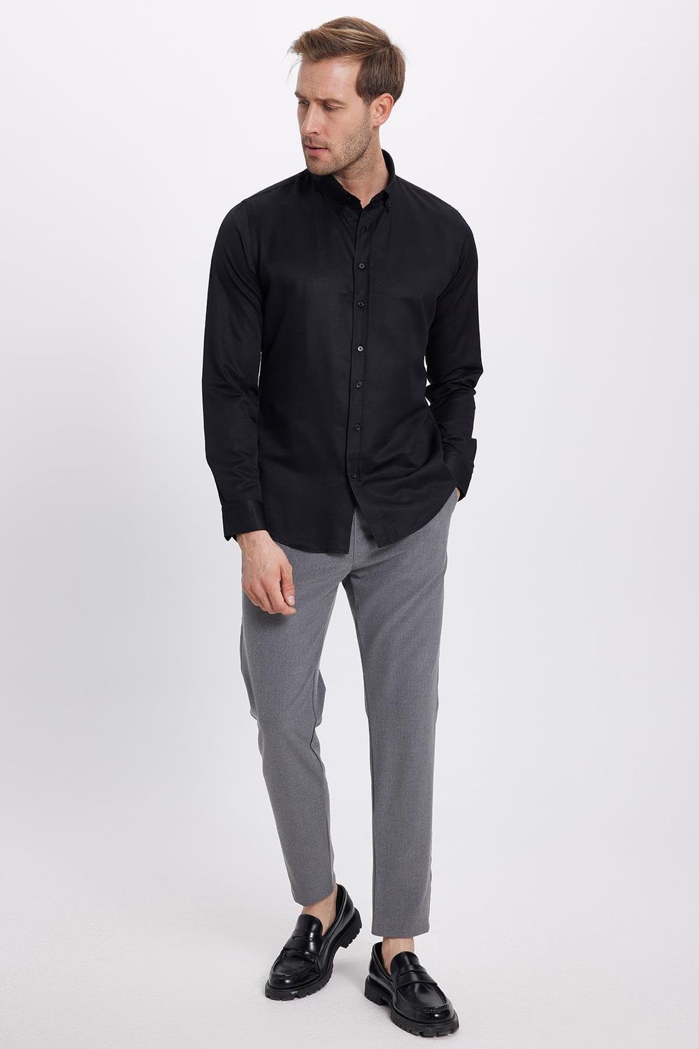 Slim Fit Uzun Kollu Düğmeli Yaka Pamuklu Kolay Ütü Düz Erkek Gömlek