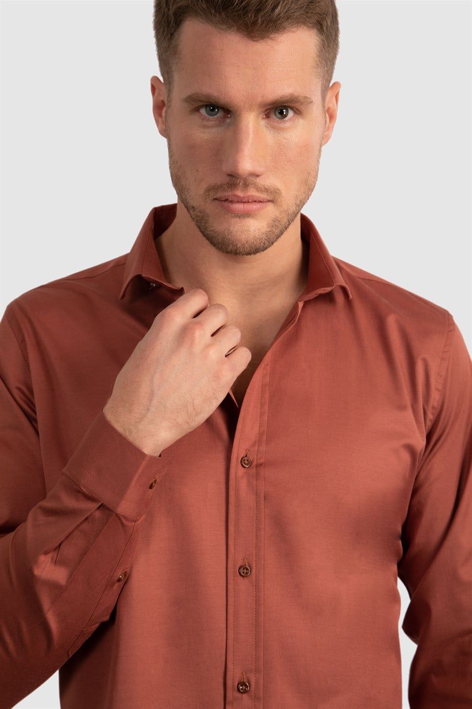 Slim Fit Dar Kesim Likralı Düz Saten Erkek Gömlek