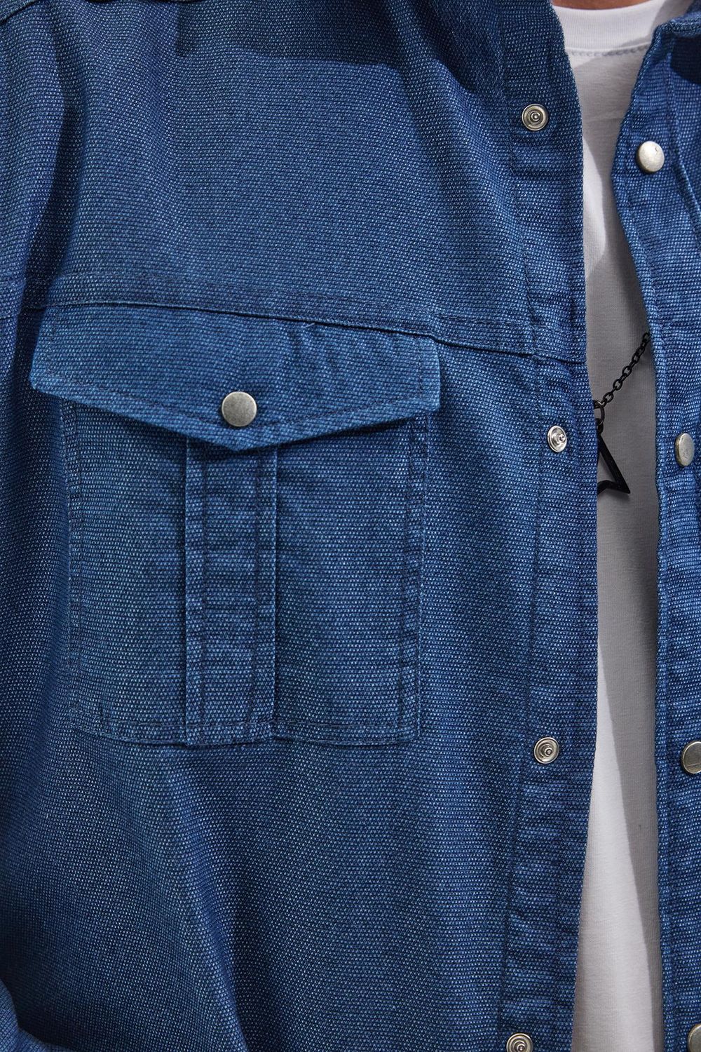 Slim Fit Uzun Kollu Spor Yaka Yıkamalı Çift Cepli Armürlü Denim Kot İndigo Erkek Gömlek