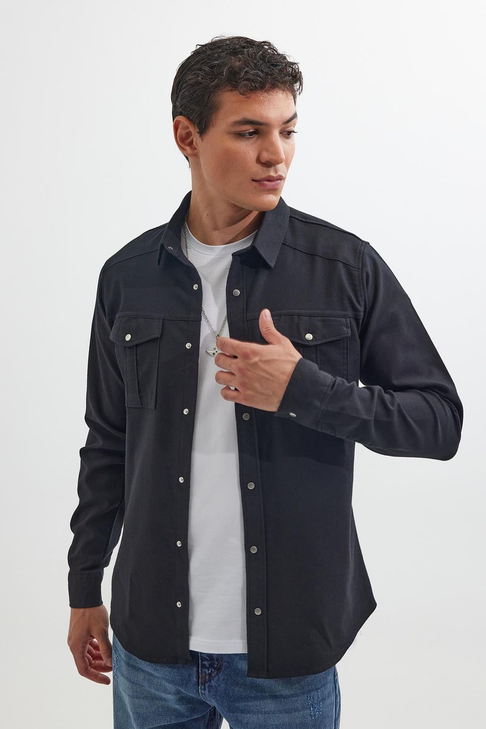 Slim Fit Uzun Kollu Spor Yaka Yıkamalı Çift Cepli Armürlü Denim Kot Siyah Erkek Gömlek