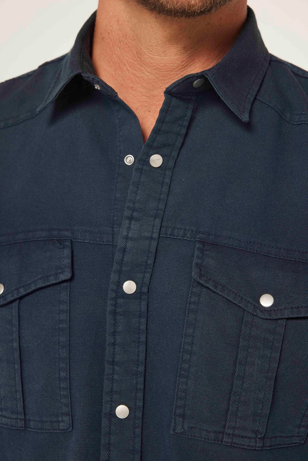 Erkek Slim Fit Uzun Kollu Spor Yaka Yıkamalı Çift Cepli Armürlü Denim Antrasit Gömlek