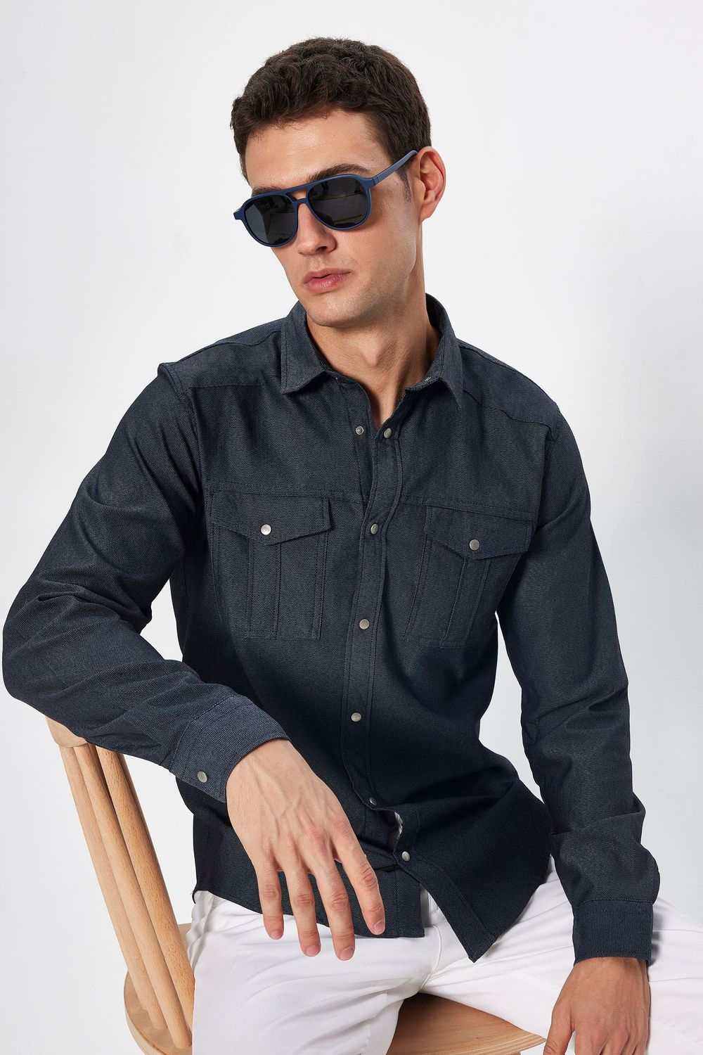 Slim Fit Spor Yaka Yıkamalı Çift Cepli Armürlü Denim Erkek Gömlek