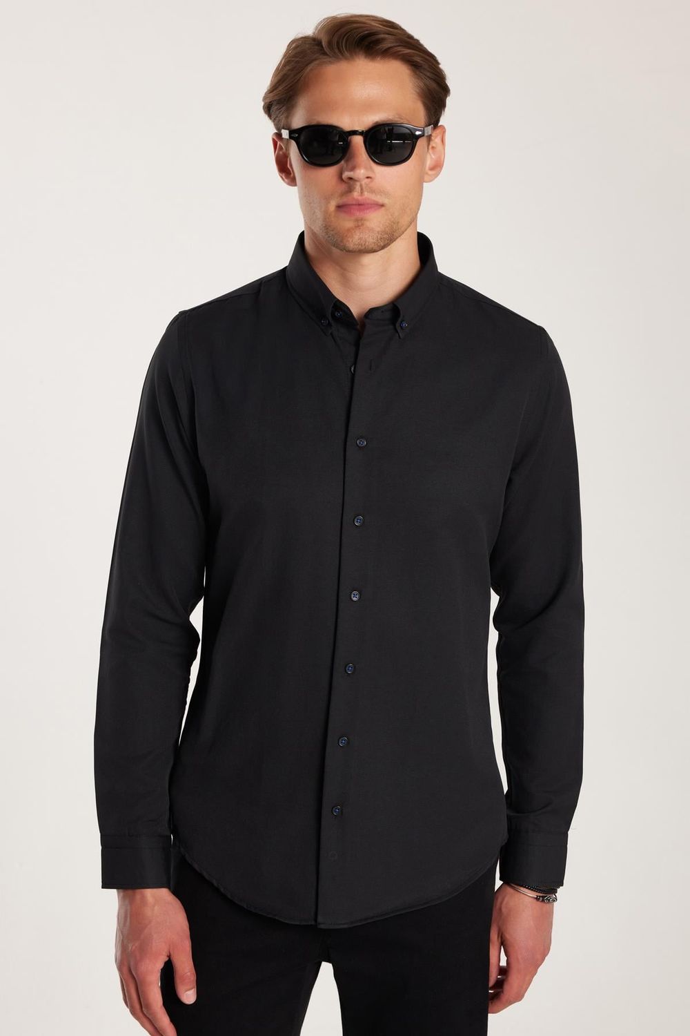Slim Fit Uzun Kollu Düğmeli Yaka Pamuklu Kolay Ütü Düz Erkek Gömlek
