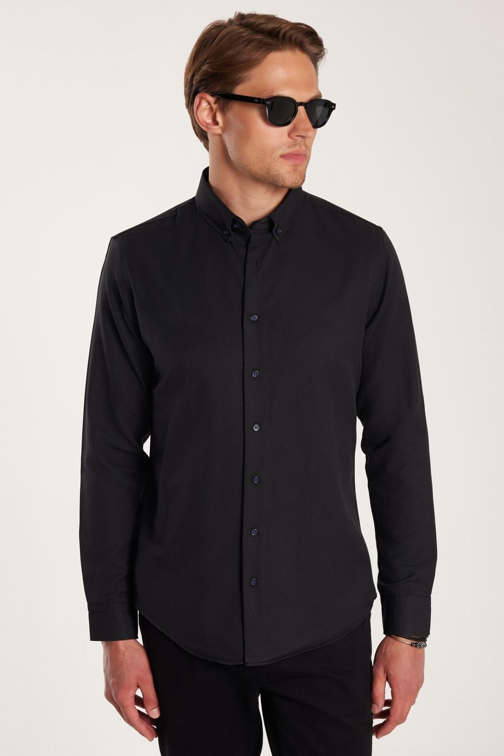 Slim Fit Uzun Kollu Düğmeli Yaka Pamuklu Kolay Ütü Düz Erkek Gömlek