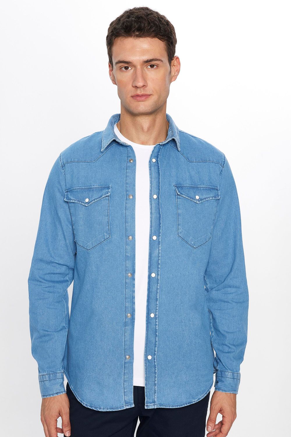 Slim Fit Uzun Kollu Çift Cep Kapaklı Parça Dikişli Denim Erkek Mavi Gömlek