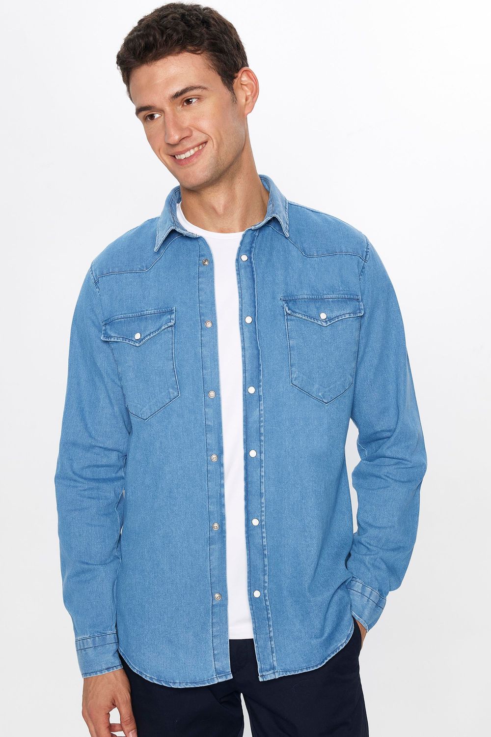 Slim Fit Uzun Kollu Çift Cep Kapaklı Parça Dikişli Denim Erkek Mavi Gömlek