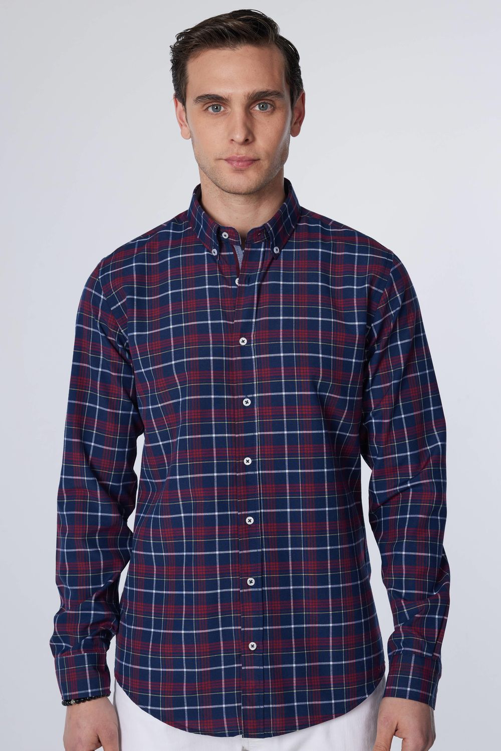 Slim Fit Düğmeli Yaka Kareli Pamuklu Kolay Ütü Erkek Gömlek