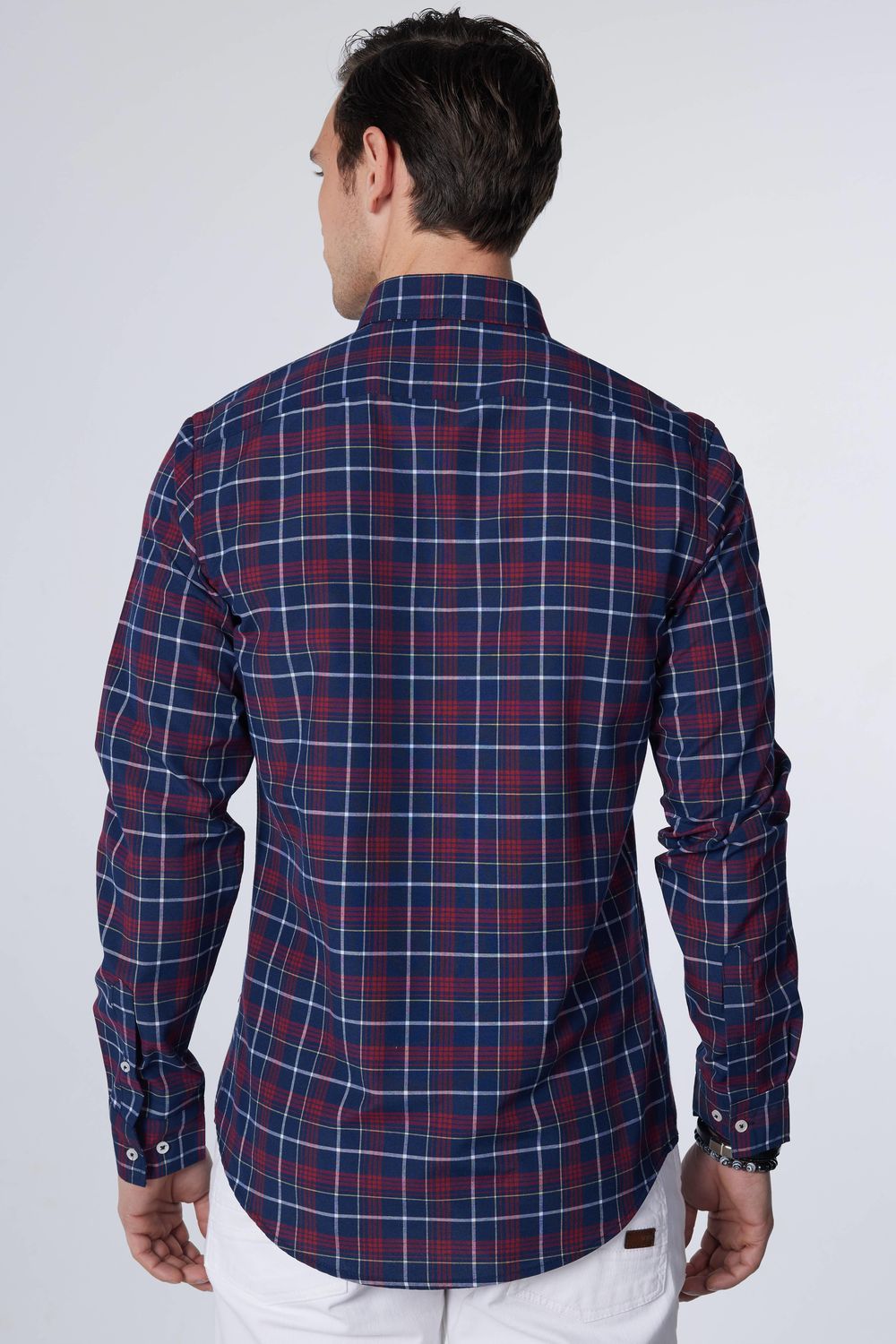 Slim Fit Düğmeli Yaka Kareli Pamuklu Kolay Ütü Erkek Gömlek