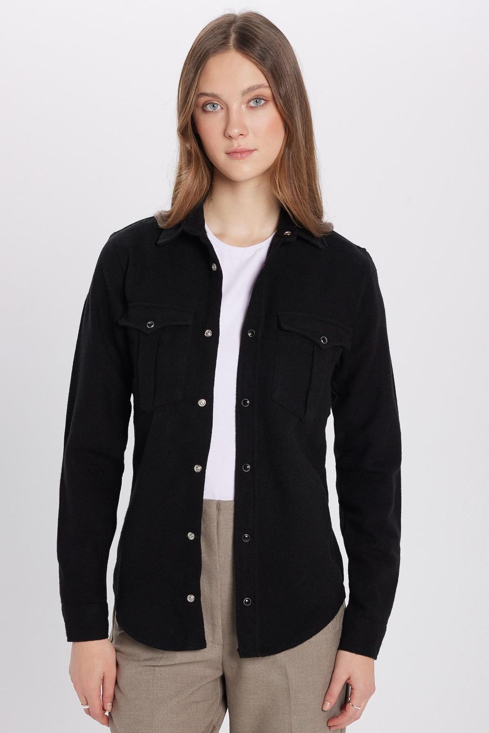 Slim Fit Uzun Kollu Kışlık Oduncu Çift Cep Kapaklı Düz Erkek Siyah Gömlek