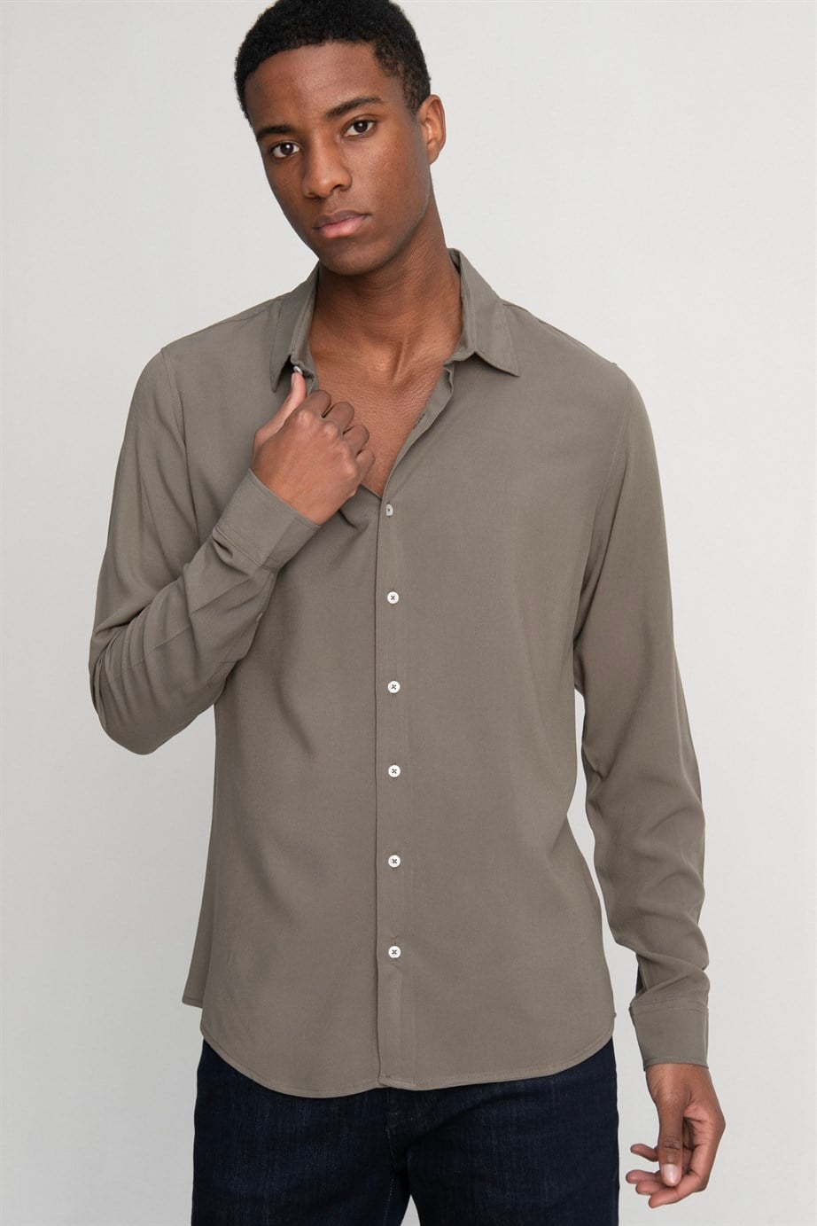 Slim Fit Dar Kesim Uzun Kol Dökümlü Viskon Şık Erkek Gömlek