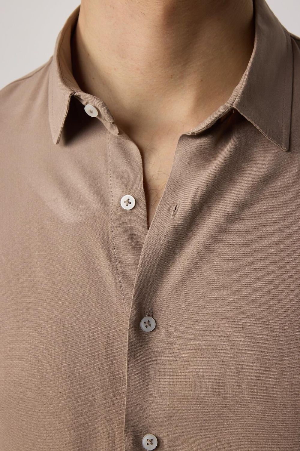 Slim Fit Dar Kesim Uzun Kol Dökümlü Viskon Şık Vizon Erkek Gömlek