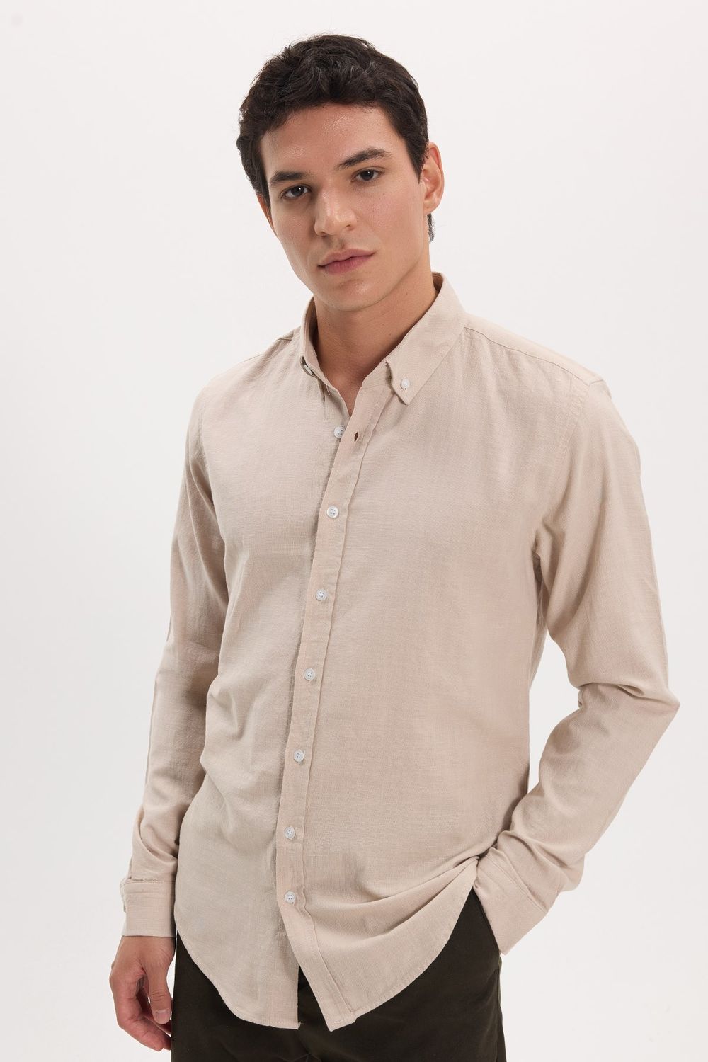 Erkek Slim Fit Dar Kesim %100 Pamuk Keten Doku Düğmeli Yaka Taş Renk Gömlek