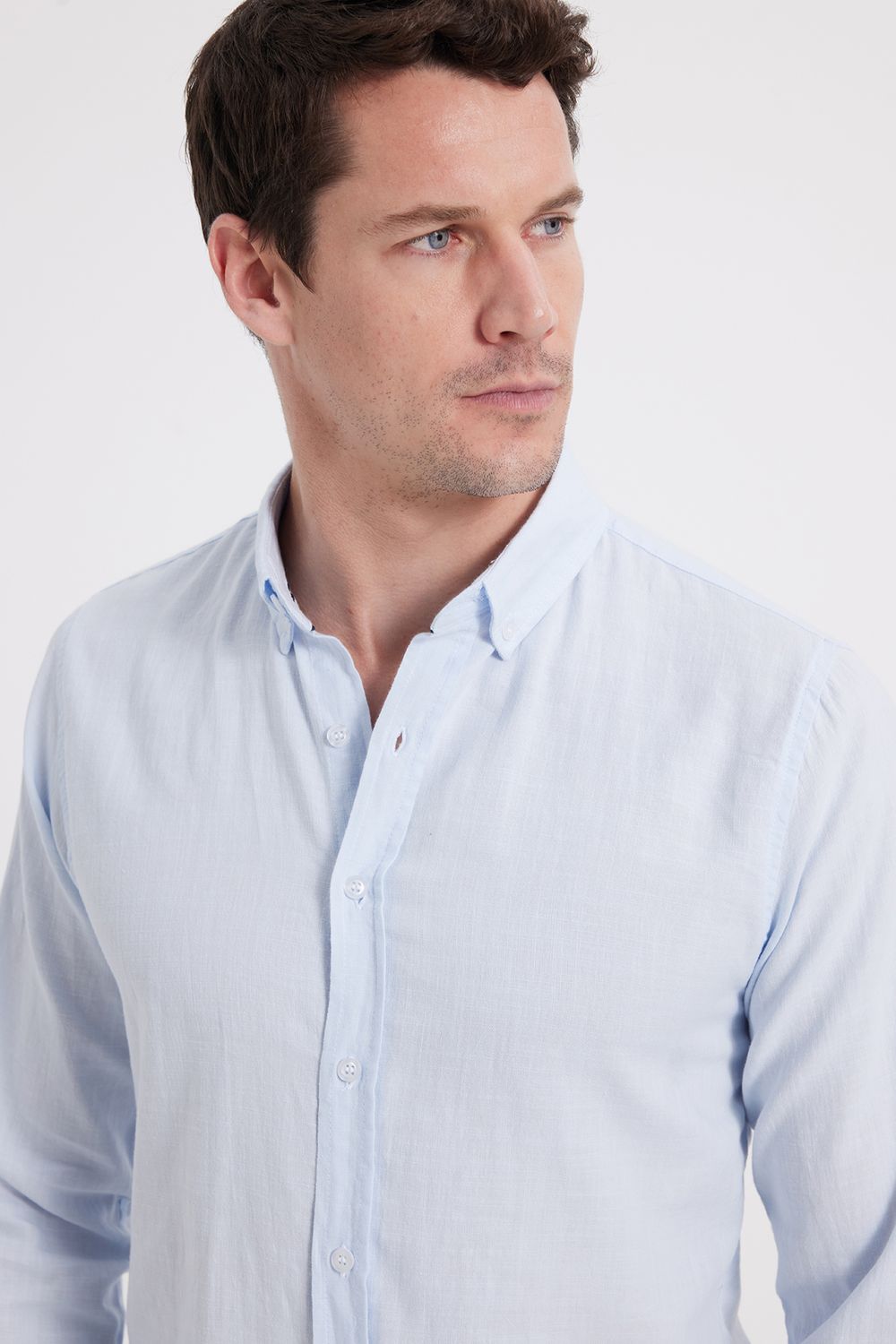 Erkek Slim Fit Dar Kesim %100 Pamuk Keten Doku Düğmeli Yaka Mavi Gömlek