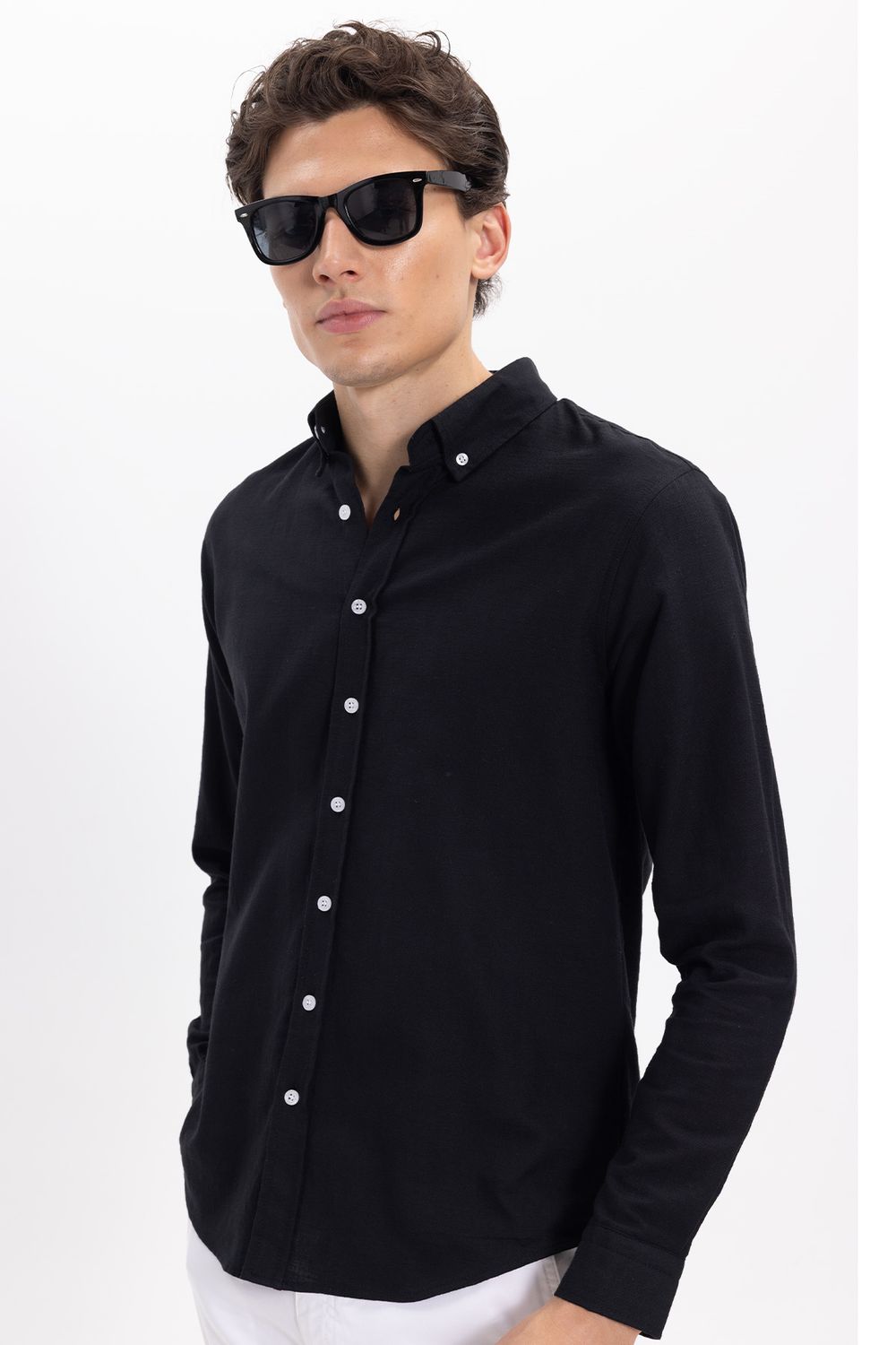 Erkek Slim Fit Dar Kesim %100 Pamuk Keten Doku Düğmeli Yaka Siyah Gömlek
