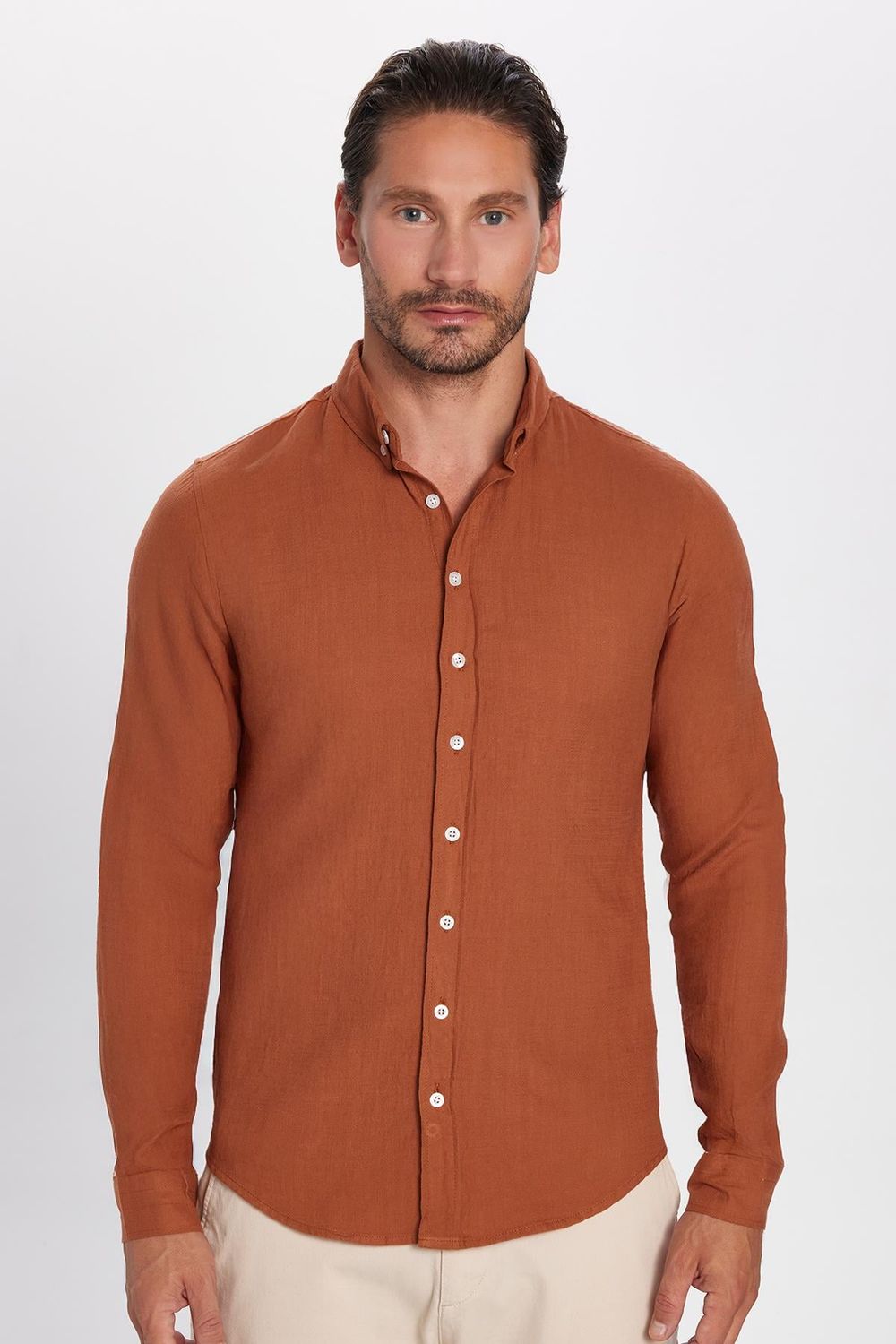 Erkek Slim Fit Dar Kesim Uzun Kollu %100 Pamuk Keten Doku Düğmeli Yaka Kiremit Renk Gömlek