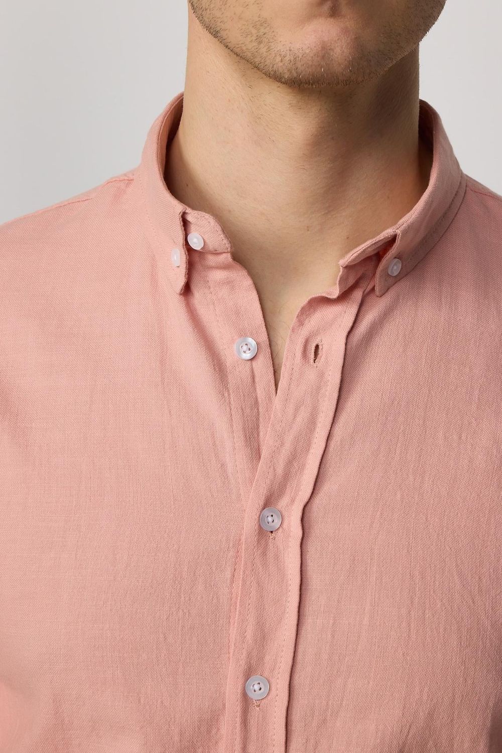 Slim Fit Uzun Kol Biyeli Yaka Düğmeli Keten Pudra Erkek Gömlek