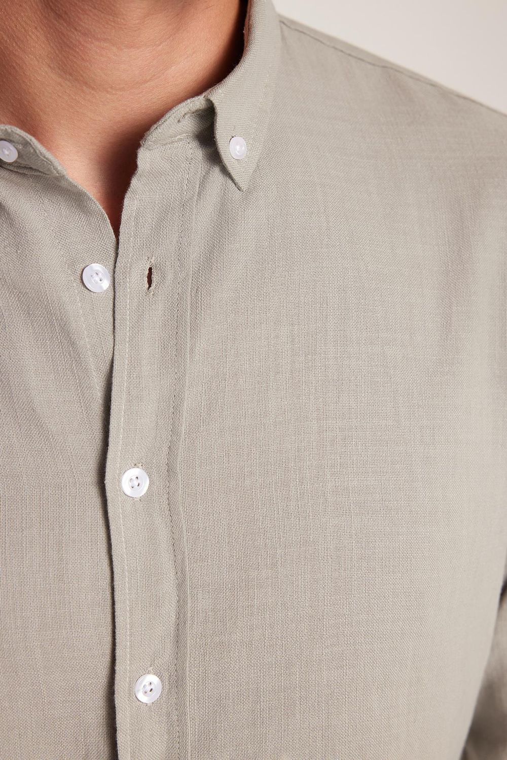 Erkek Slim Fit Dar Kesim %100 Pamuk Keten Doku Düğmeli Yaka Gri Gömlek