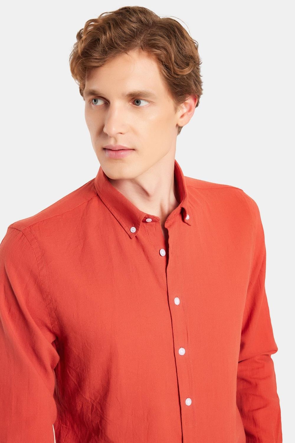 Erkek Slim Fit Dar Kesim %100 Pamuk Keten Doku Düğmeli Yaka Kiremit Gömlek