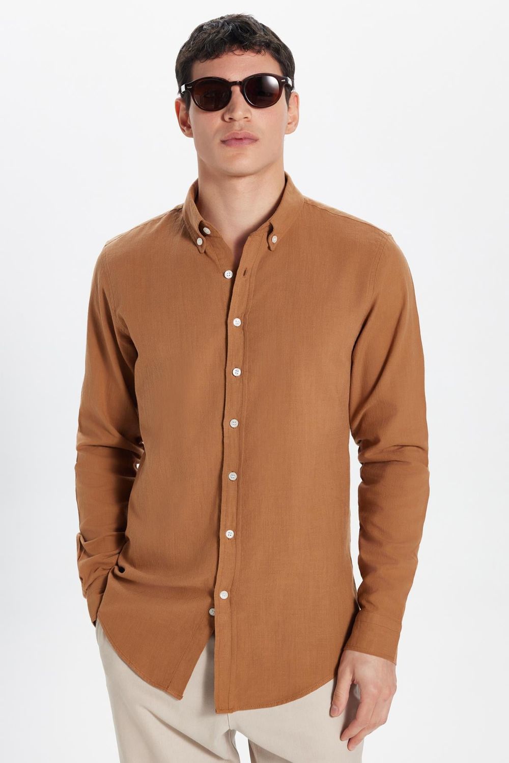 Slim Fit Düğmeli Yaka Biyeli Düz Yazlık Keten Efekt  Erkek Gömlek