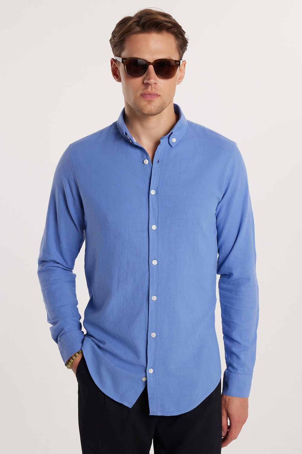Slim Fit Düğmeli Yaka Biyeli Düz Yazlık Keten Efekt  Erkek Gömlek