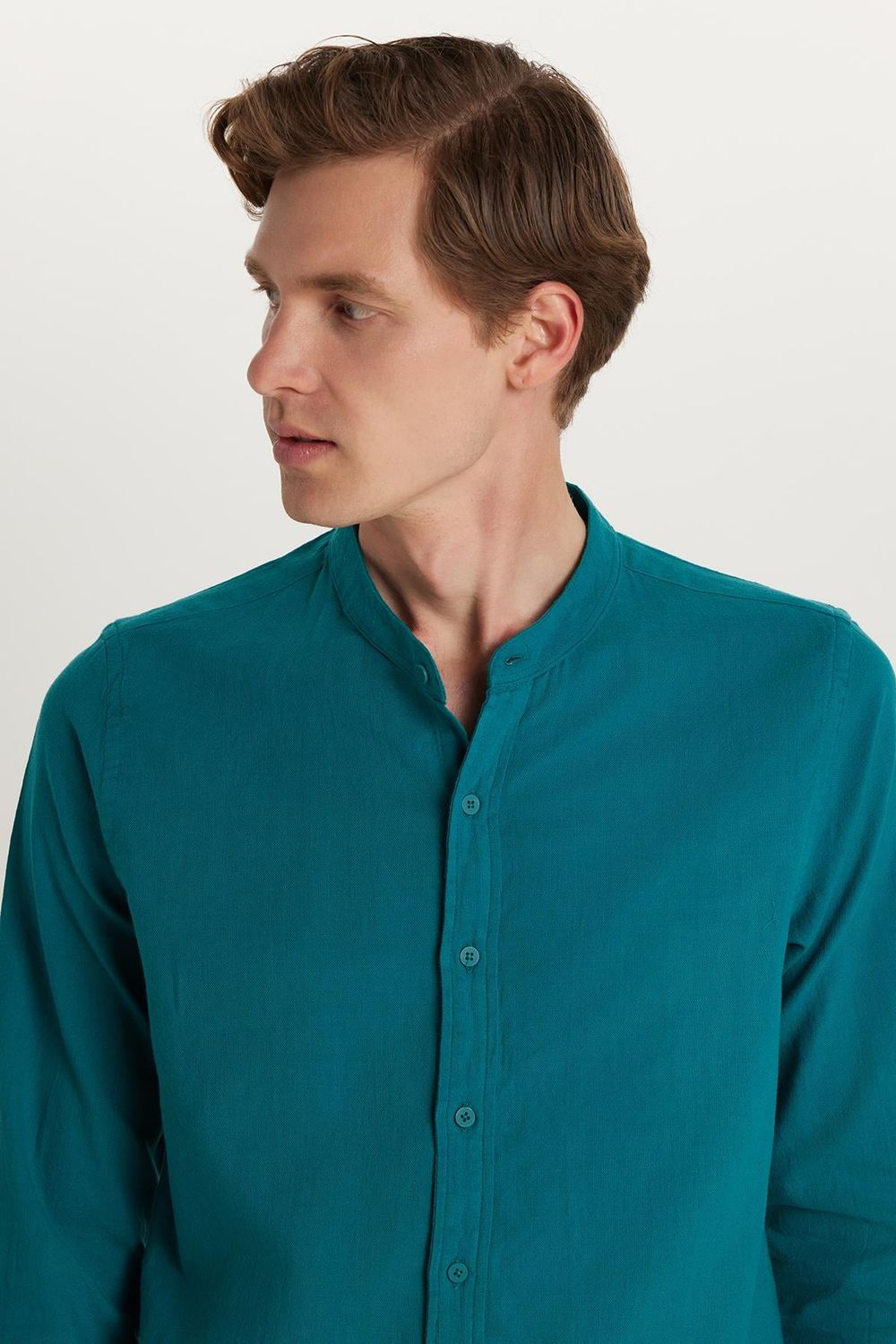 Erkek Slim Fit Dar Kesim Uzun Kollu %100 Pamuk Keten Doku Hakim Yaka Yeşil Gömlek