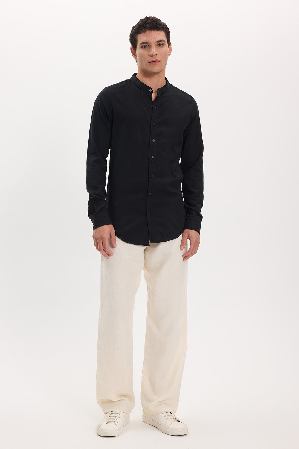 Erkek Slim Fit Dar Kesim Uzun Kollu %100 Pamuk Keten Doku Hakim Yaka Siyah Gömlek