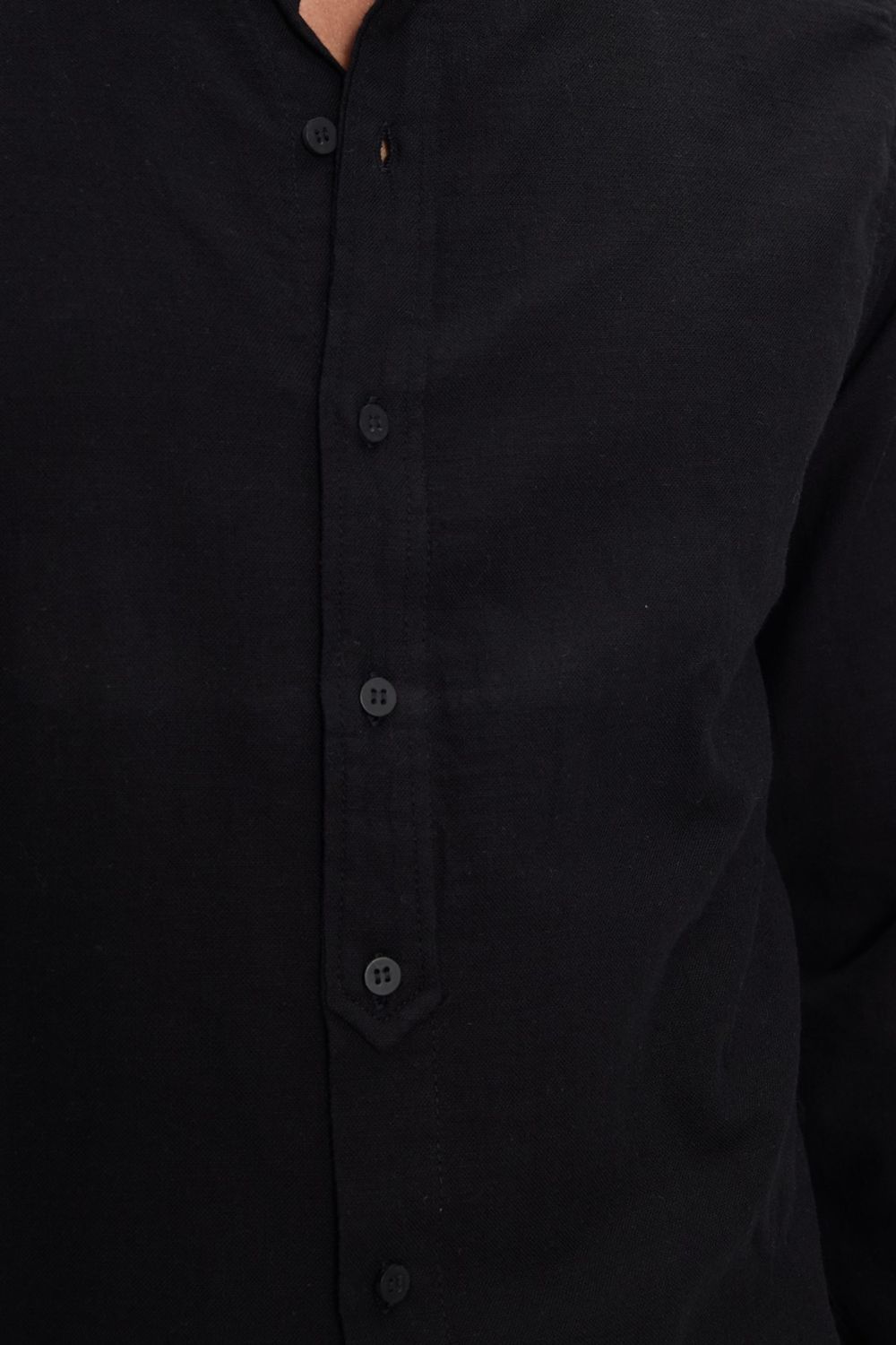 Erkek Slim Fit Dar Kesim Uzun Kollu %100 Pamuk Keten Doku Hakim Yaka Siyah Gömlek