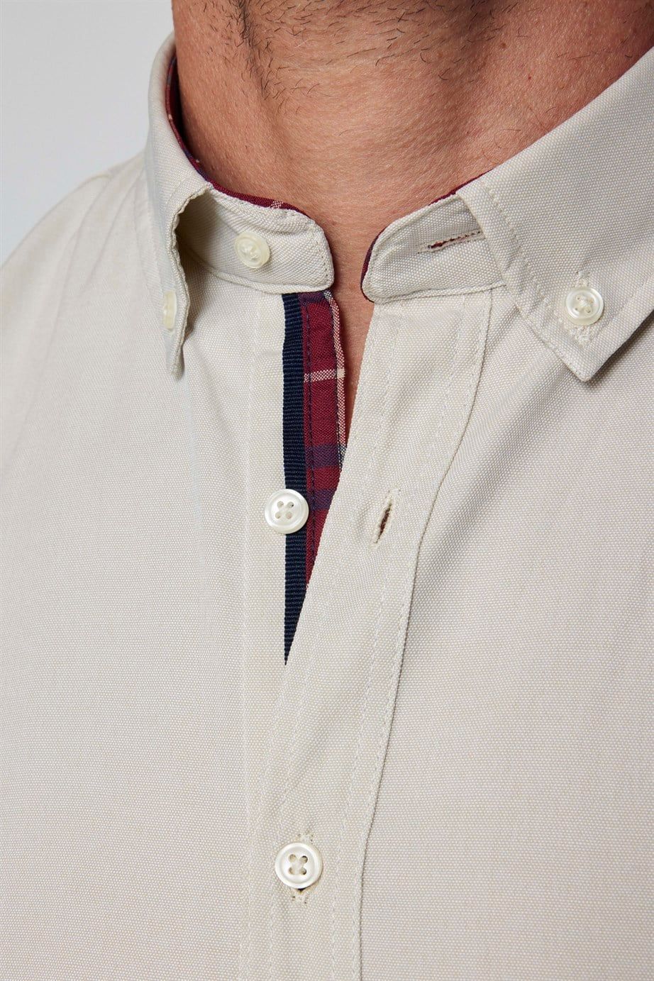 Slim Fit Kısa Kol Düğmeli Yaka Poplin Oxford Erkek Krem Gömlek