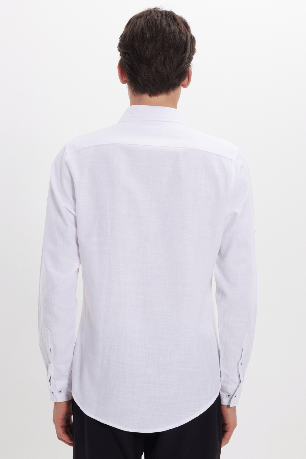 Erkek Slim Fit Dar Kesim Uzun Kollu %100 Pamuk Keten Doku Apoletli Beyaz Gömlek
