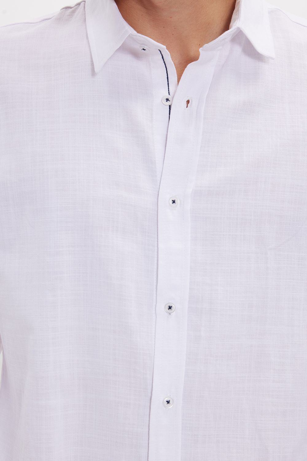 Erkek Slim Fit Dar Kesim Uzun Kollu %100 Pamuk Keten Doku Apoletli Beyaz Gömlek