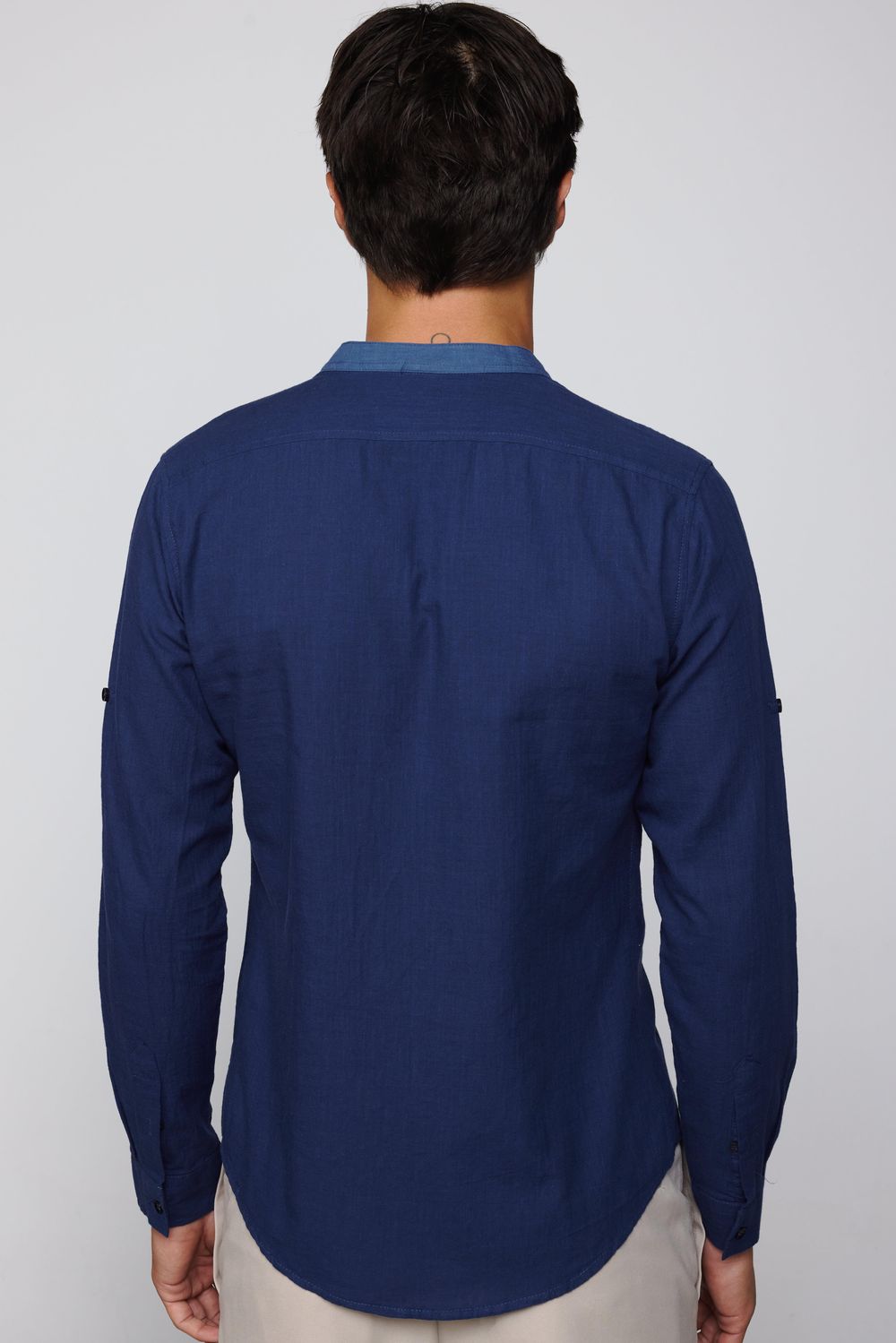 Slim Fit Düz Hakim Yaka Kol Apoletli Ketenli İndigo Erkek Gömlek